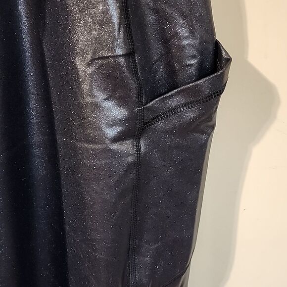 Shiny black torrid Active leggings Size 4 - Picture 4 of 5